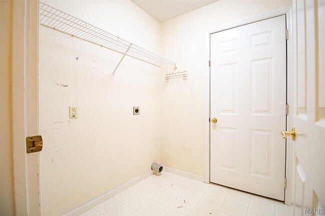 Building Photo - 3309 Lower Lakes Estates Dr
