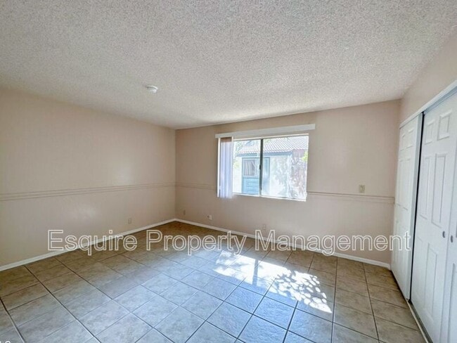 Building Photo - 122 E Ventura St