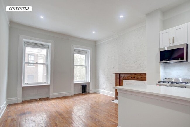 Primary Photo - 130 W 73rd St