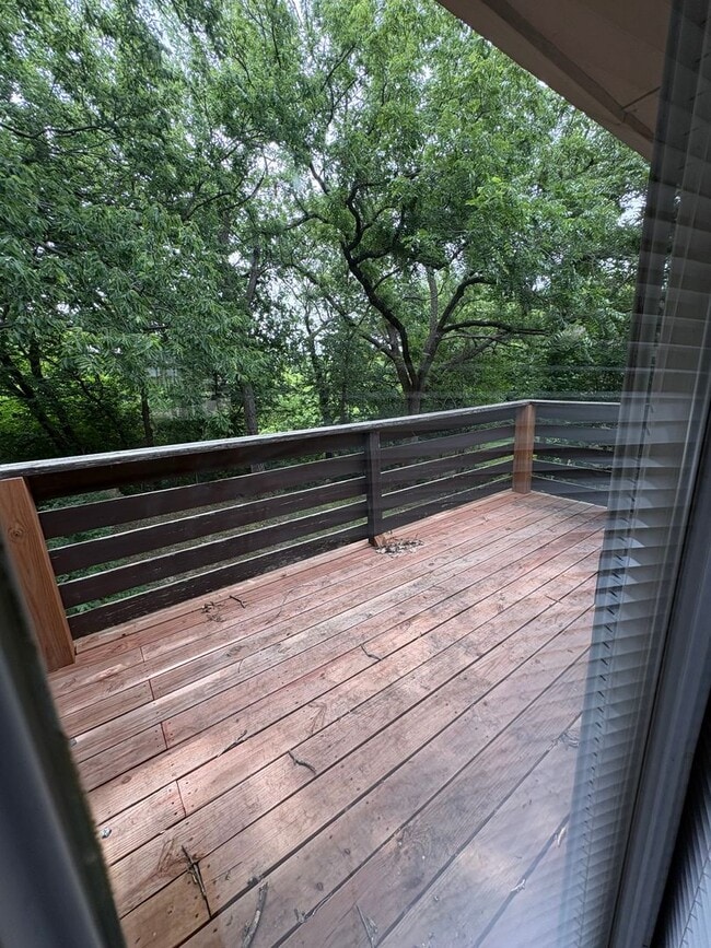 Building Photo - 828 Dondee Dr
