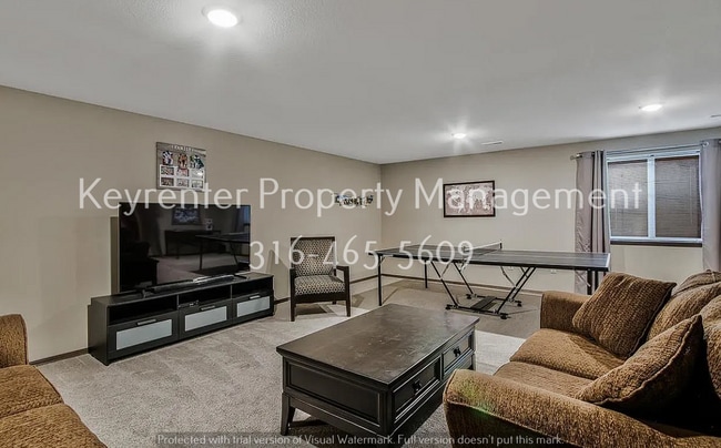 Building Photo - 1470 N Aster Cir