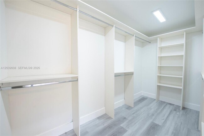 Building Photo - 2721 SW 29th Ct