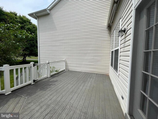 Building Photo - 821 Hinchley Run