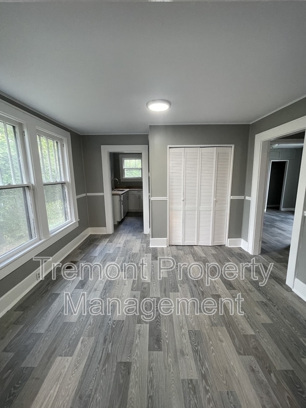 Building Photo - 2601 E 41st St