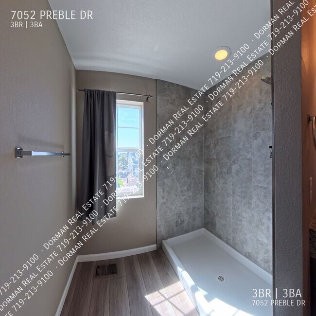 Building Photo - 7052 Preble Dr
