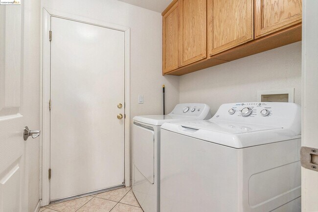 Building Photo - 1522 Coventry Dr