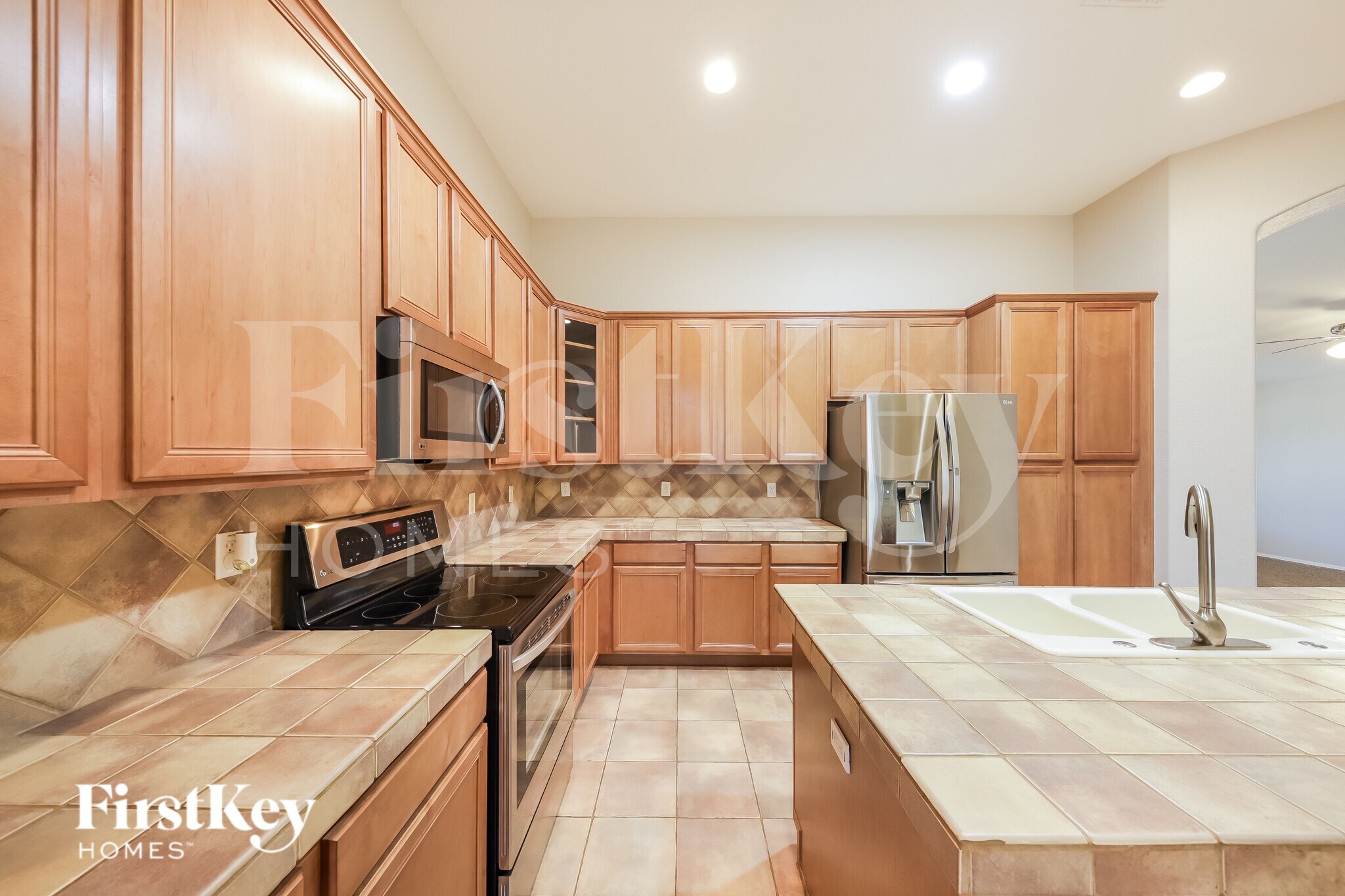 Building Photo - 7834 W Robin Ln