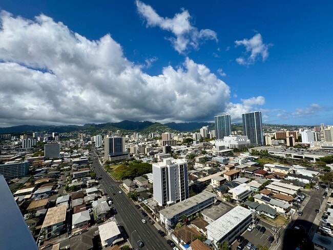 Building Photo - Moana Pacific East Tower 3/2/2 - AVAILABLE May 21, 2026