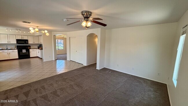 Building Photo - 624 W Mesquite Tree Ln
