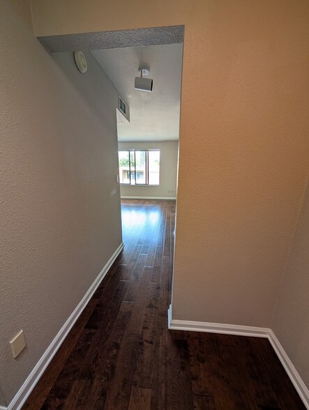 Entry way - 7850 E Green Lake Dr N