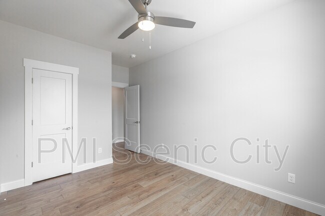 Building Photo - 1904 Cypress Ln