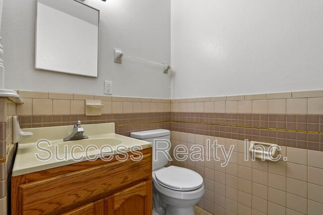 Building Photo - 5440 Viceroy Dr