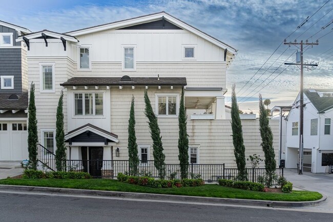 Building Photo - 3731 4th Ave