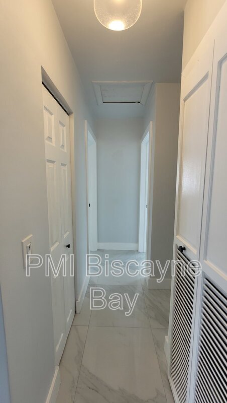 Building Photo - 7380 SW 35th St