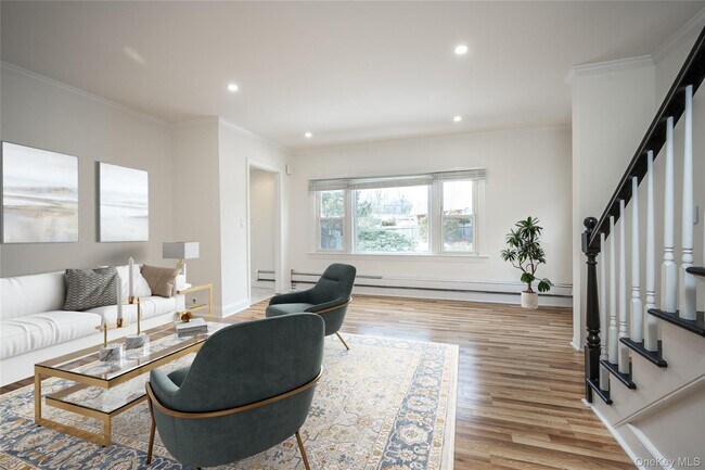 Building Photo - 14 Deane Pl