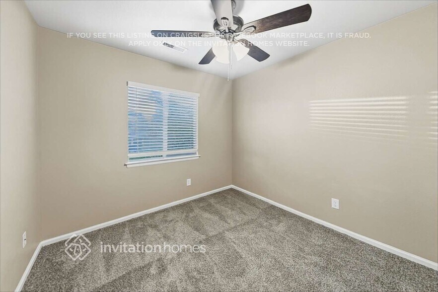 Building Photo - 838 Willow Dr