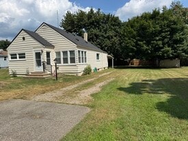 Building Photo - 4674 Lakeborn Dr
