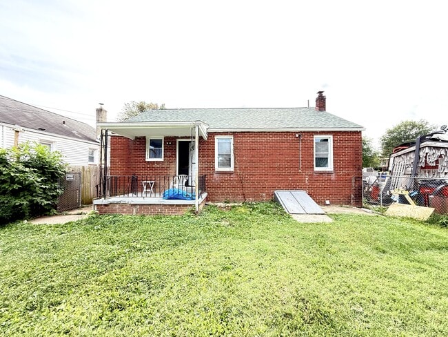 Building Photo - 1109 W Beech St