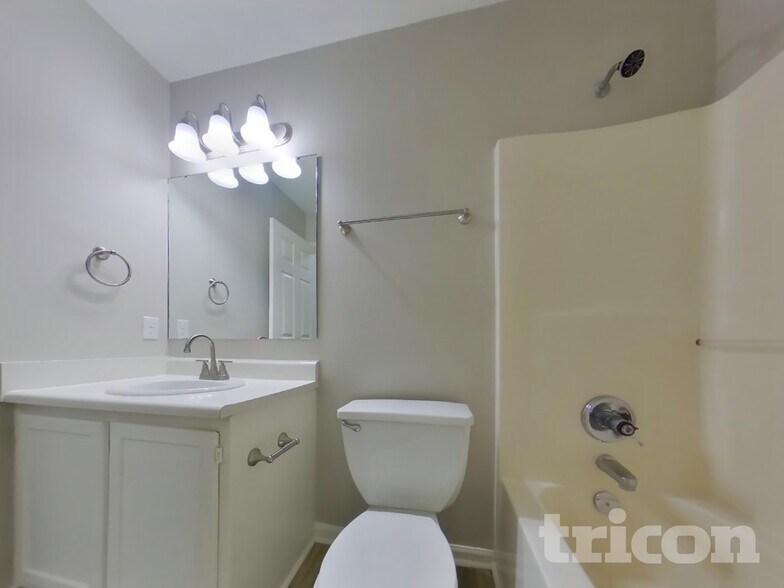 Building Photo - 993 Harvest Ridge Dr