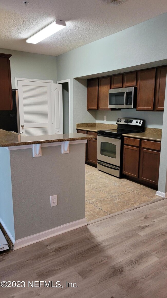 Building Photo - 4911 Key Lime Dr