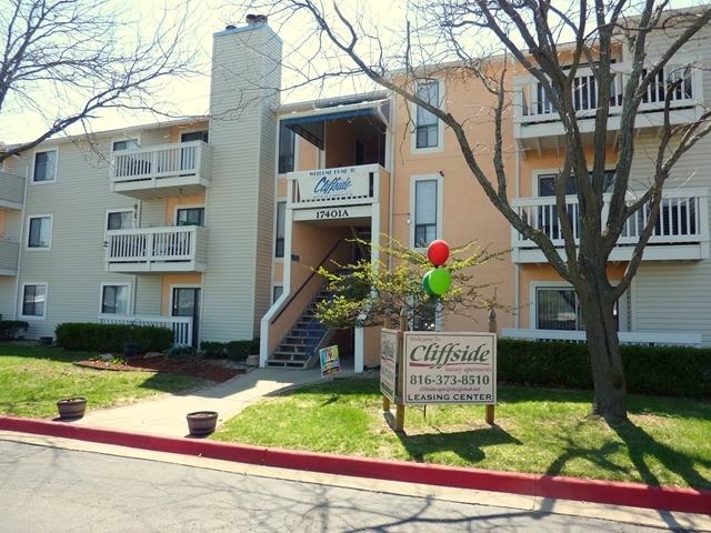 Primary Photo - Cliffside Apartments