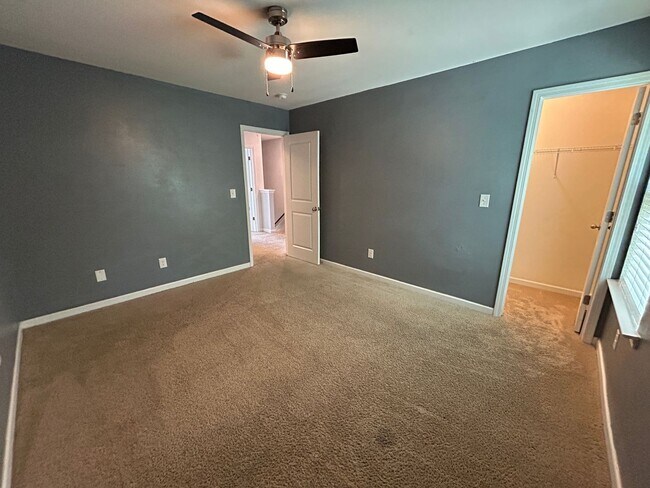 Building Photo - Beautiful 5 Bedroom Home in the Park Brook...