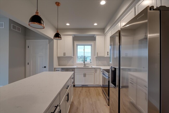 Building Photo - 139 Prairie Heights Dr