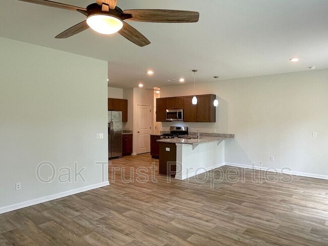 Building Photo - 217 Lapping Waters Dr