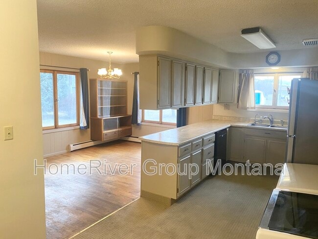 Building Photo - 1808 27th Ave