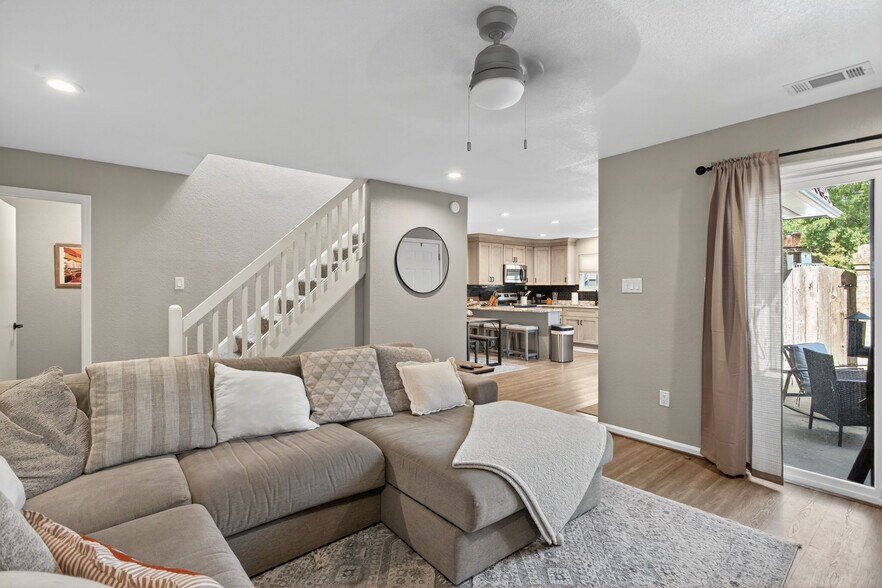 Building Photo - 1737 Ocean Bay Dr