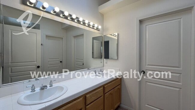 Building Photo - 11229 Pleasant Hills Dr