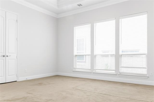 Building Photo - 12569 Royal Oaks Ln