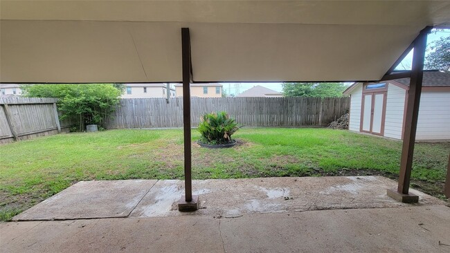 Building Photo - 3335 Lakeland Gardens Dr