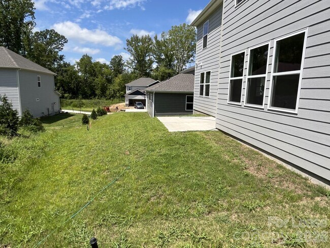 Building Photo - 40009 Mnr Vis Trl