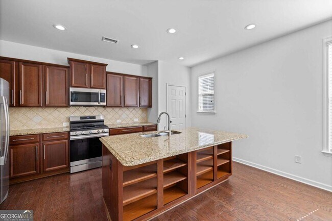 Building Photo - 4228 Laurel Creek Ct SE