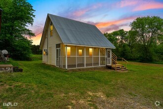 Building Photo - Cute Country 1 Bed 1 Bath