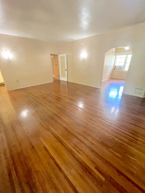 Building Photo - 1056 Euclid Ave