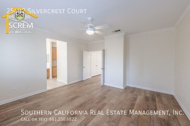 Building Photo - Three Bedroom + Loft Townhome in Gated Com...