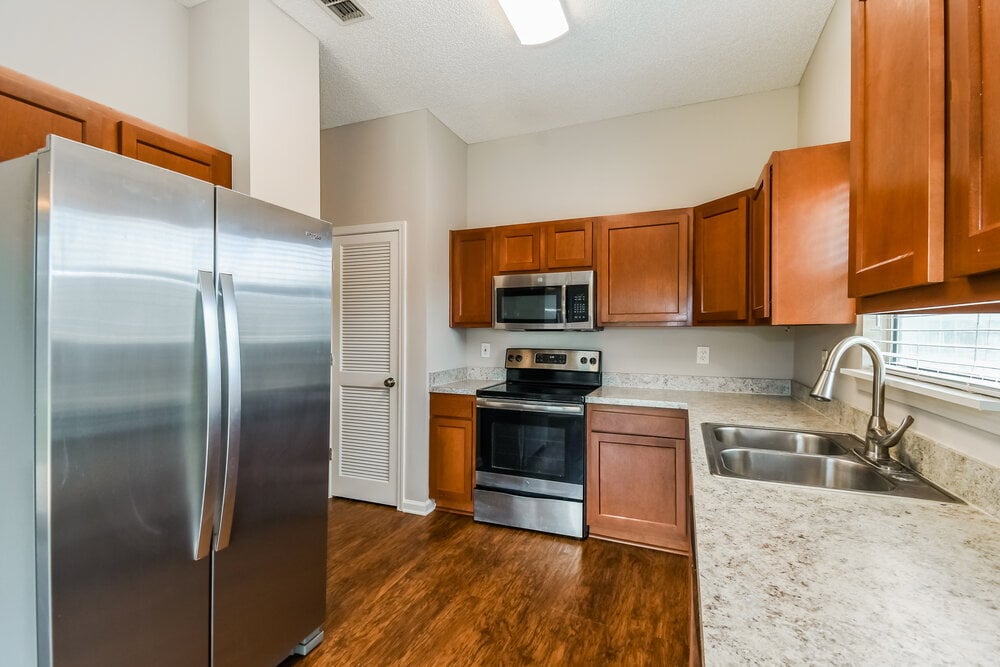 Building Photo - 12279 Sondra Cove Trail N