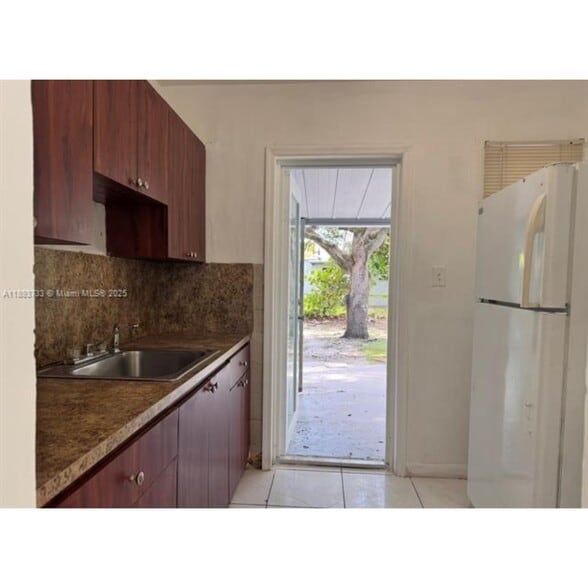 Building Photo - 550 NW 118th St