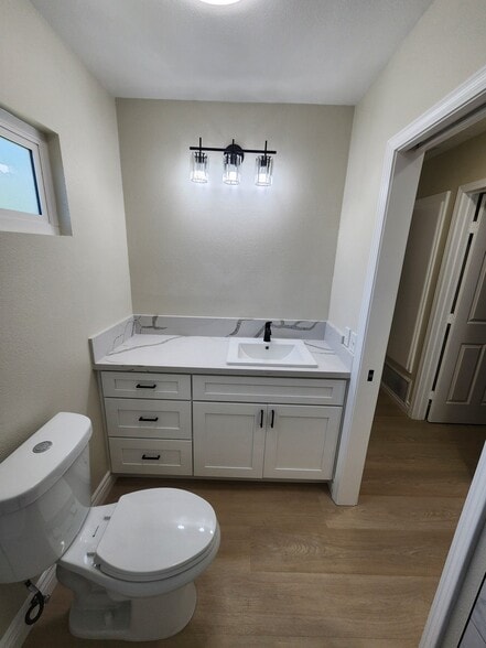 Building Photo - 14104 Hillcrest Dr