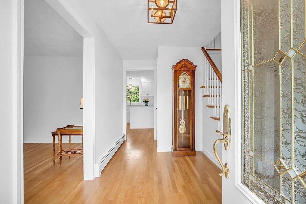 Building Photo - 8 Lantern Ln
