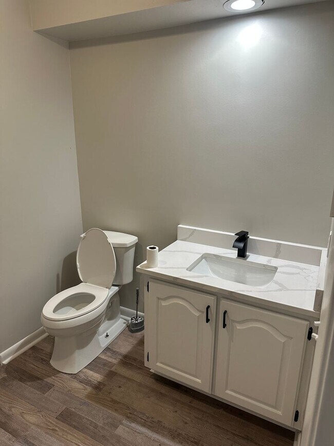 Building Photo - Completely Remodeled 2 Bedroom, 2 Bathroom...