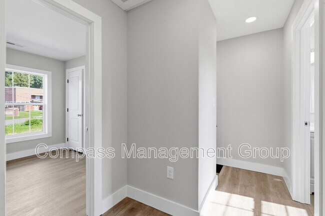 Building Photo - 2415 Piedmont St NW
