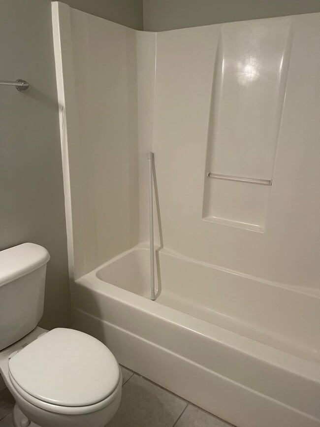 Building Photo - 267 Windridge Dr