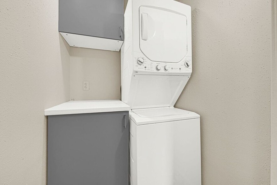 Building Photo - 1817 Commonwealth St