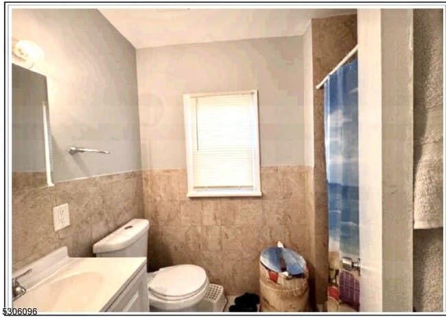 Building Photo - 923 Magnolia Ave