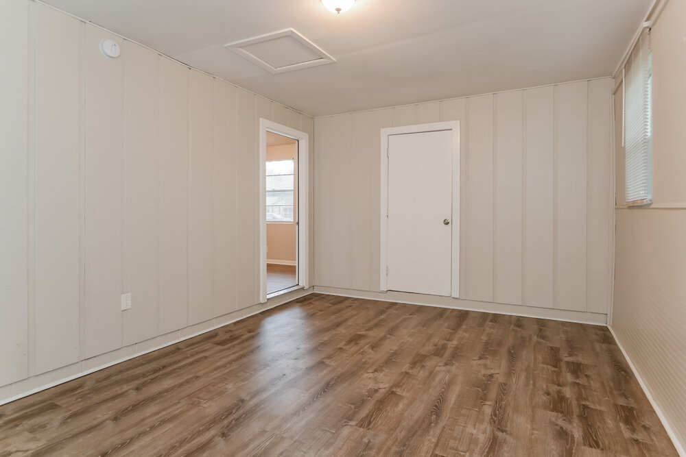 Building Photo - 304 Citizen St