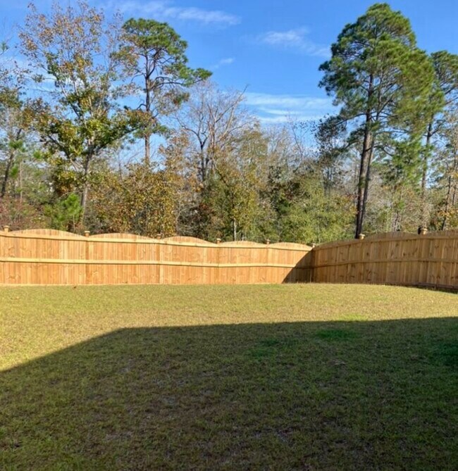 Building Photo - 1039 Begonia Dr