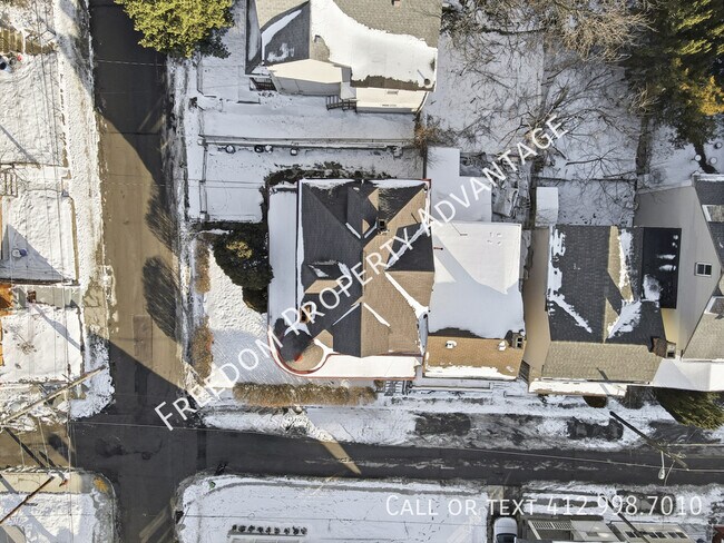 Building Photo - 703 Excelsior St